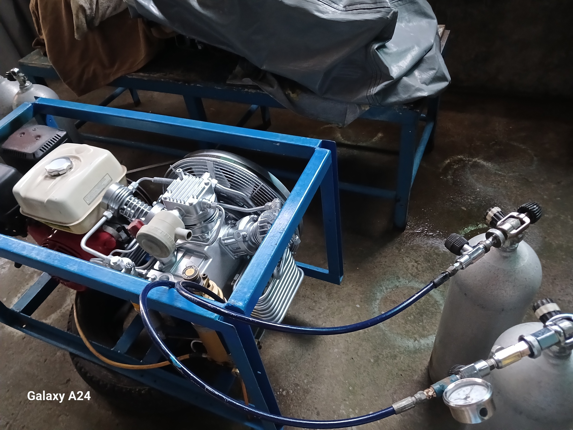 Portable compressor filling cylinders
