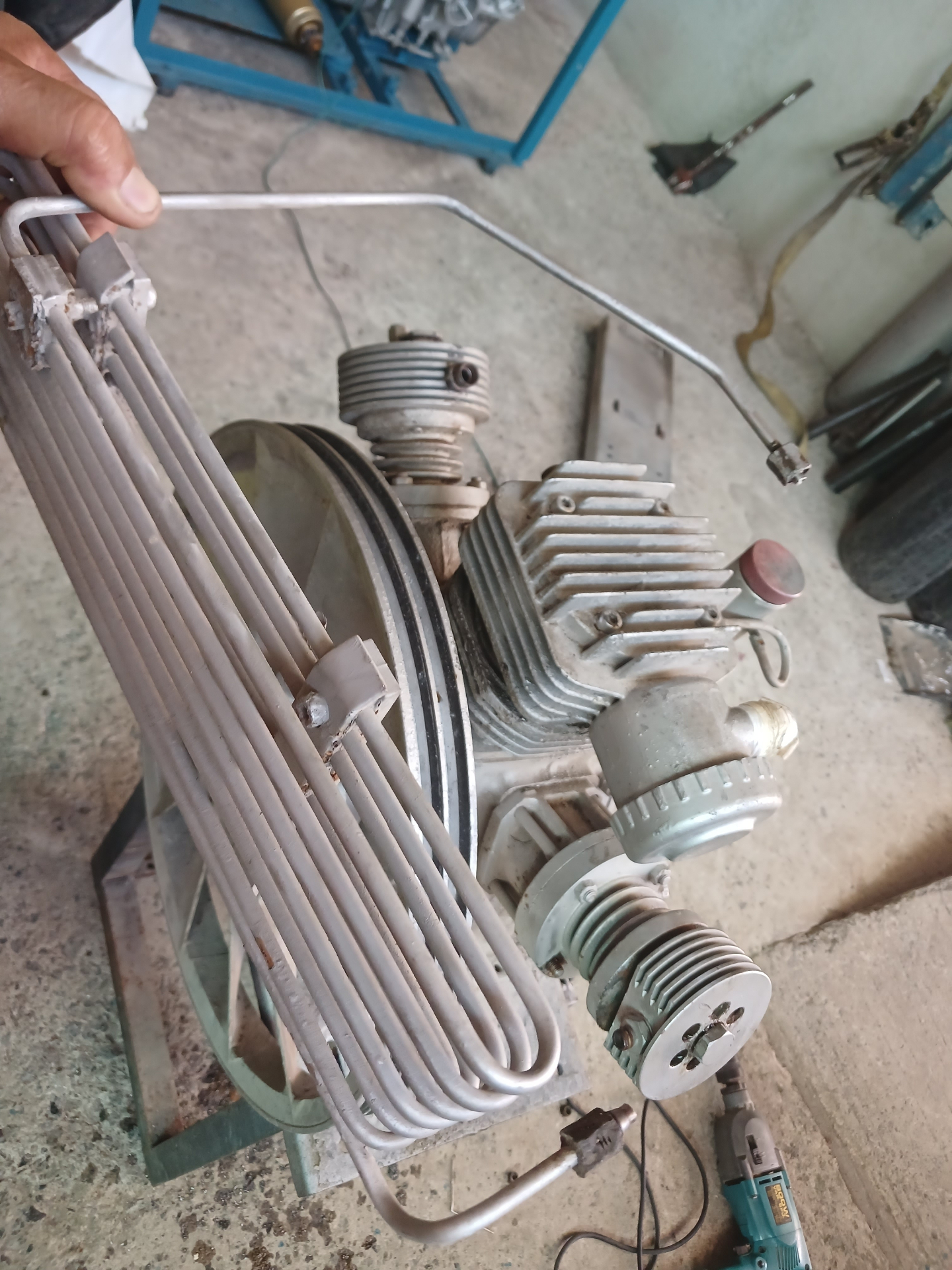 Compressor cooling coil and head assembly detail