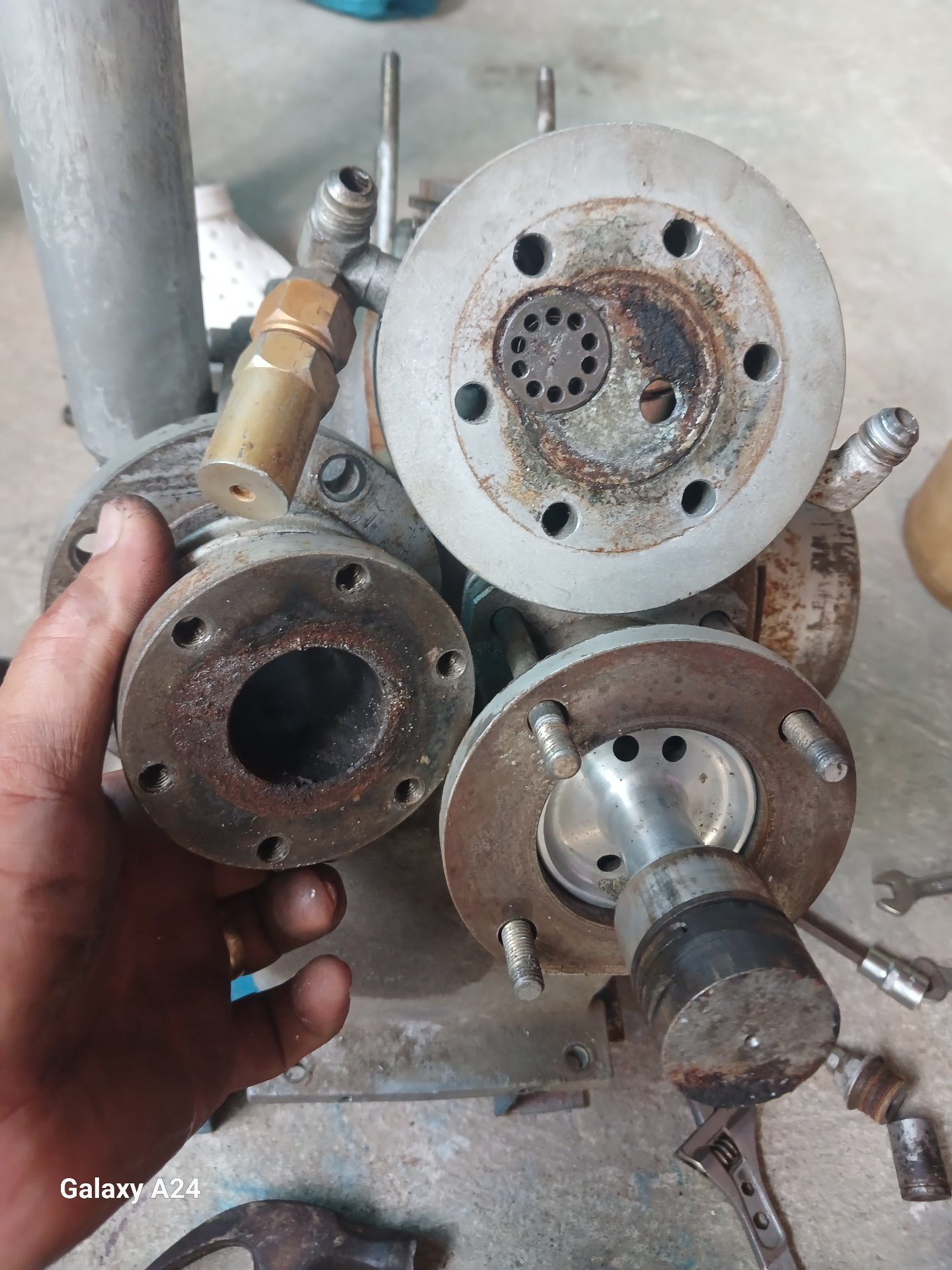 Compressor heads and piston during full rebuild
