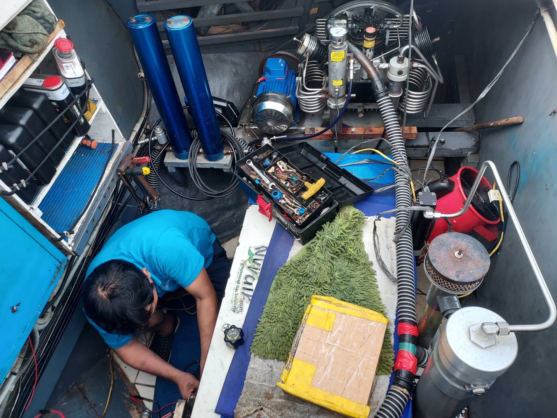 Onboard compressor service