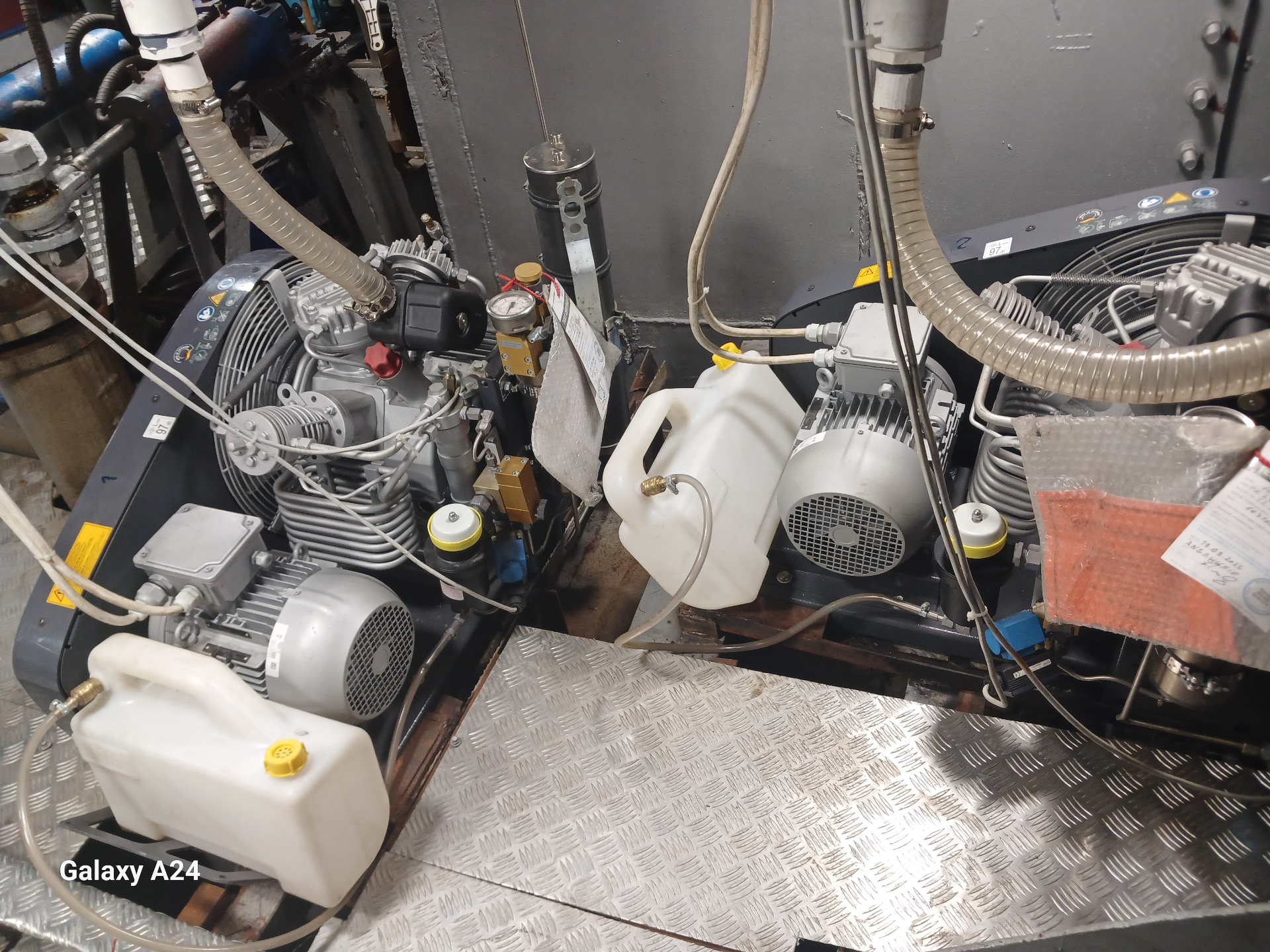 Twin installed compressors running with shared service lines